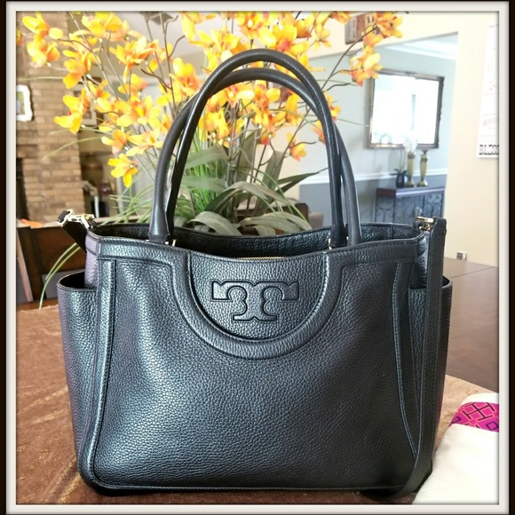 Tory Burch Handbags - SOLD LOCAL  Tory Burch Serif-T Leather Satchel