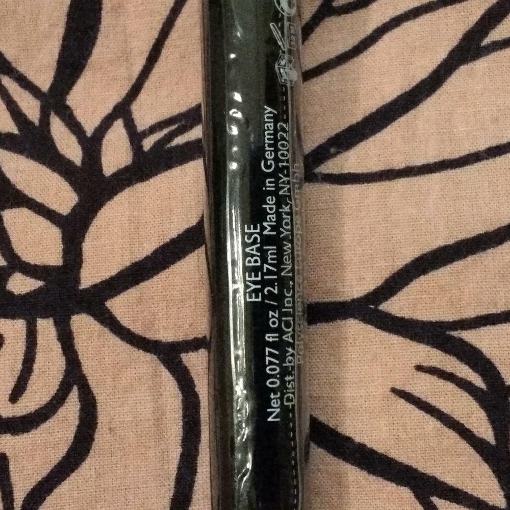 Ready to Wear Eye Base - Picture 2 of 2