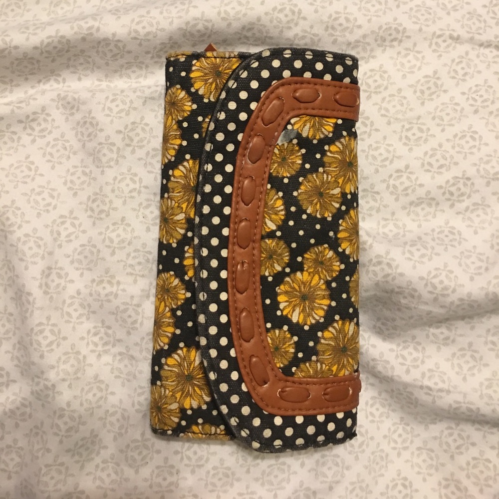 Mossimo Daisy Pattern Wallet
