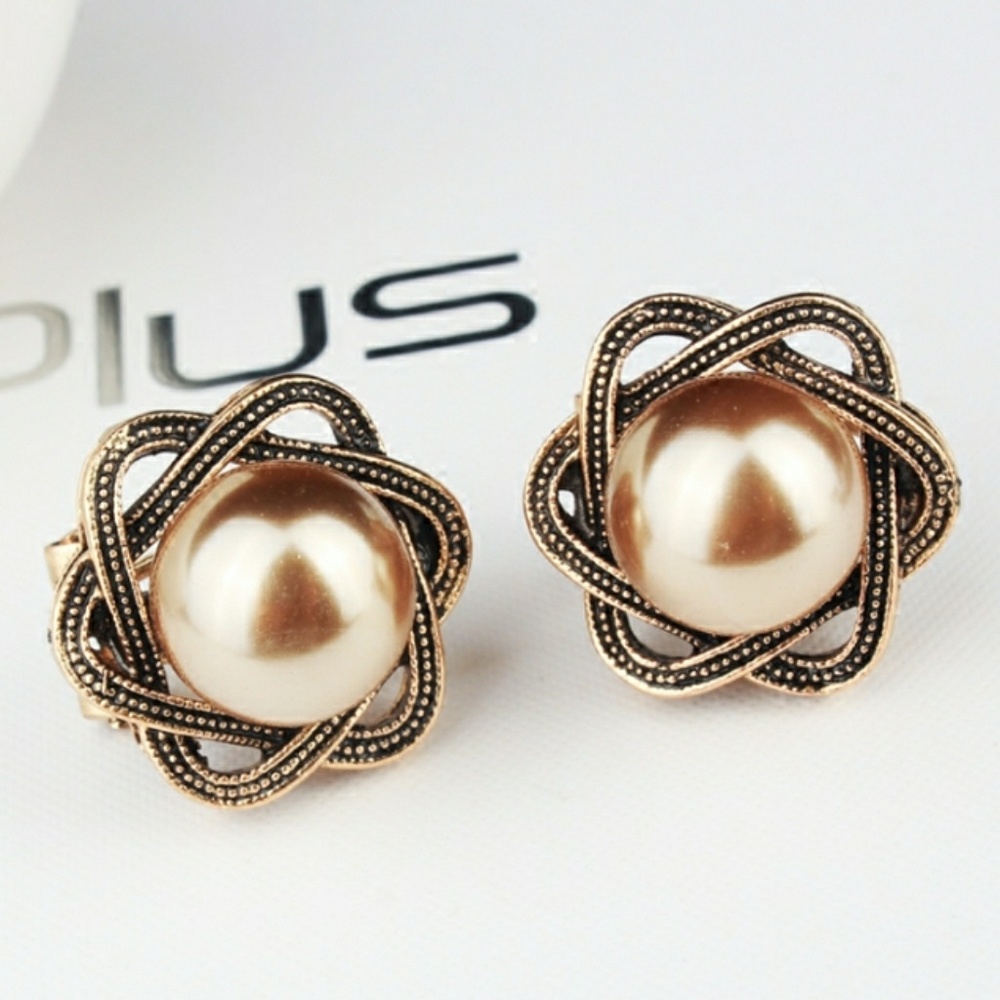 Galaxy Golden Pearl Stud Earrings