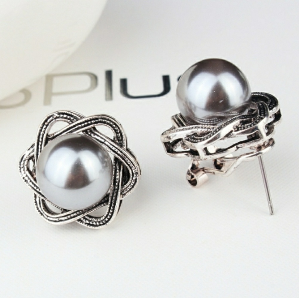 Galaxy Black Pearl Stud Earrings