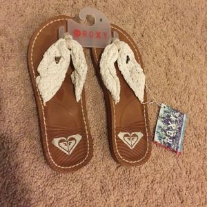 NWT Roxy lace sandals