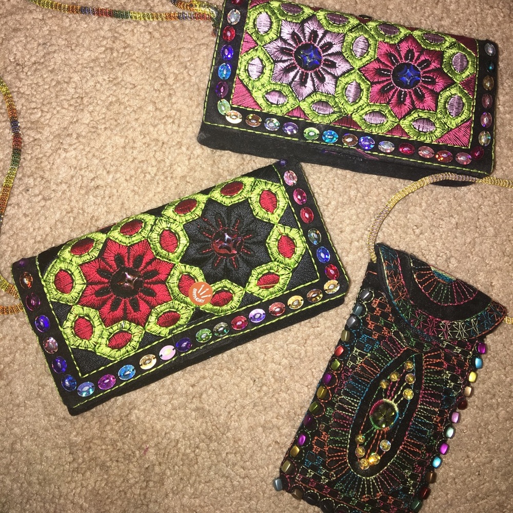 Bundle of beautiful handcrafted 🌸🌺🌼 pouches - Picture 2 of 3