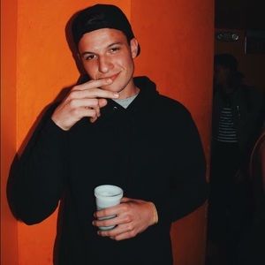 Meet your Posher, Zach