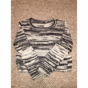 H&M black & white crew neck sweater size M