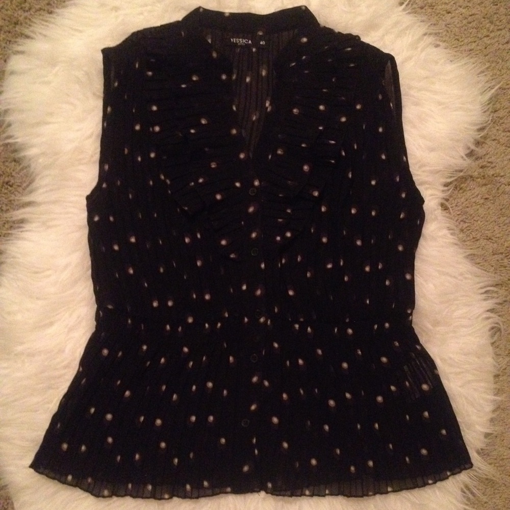 Black polka dot chiffon pleated sleeveless blouse
