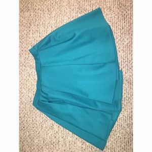 Teal skate skirt with pleats, Size M, brand new