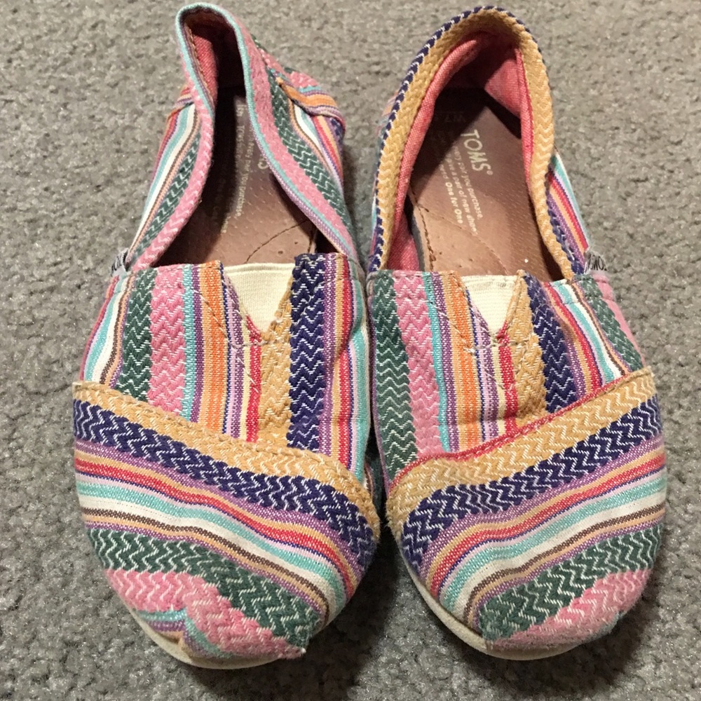 Striped TOMS classics
