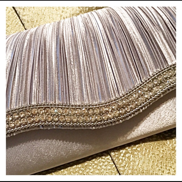 🌹Elegant Evening Bag🌹. - Picture 2 of 8