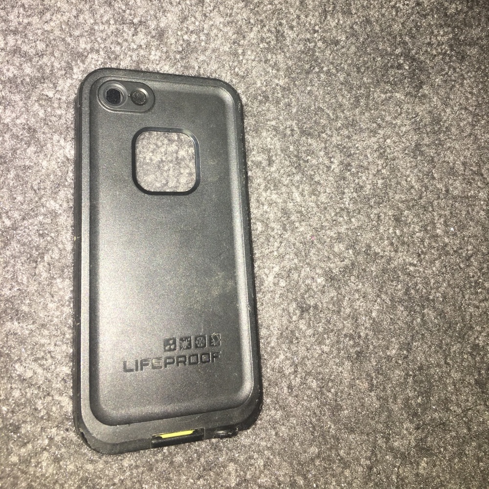 iphone 5/5s lifeproof black case