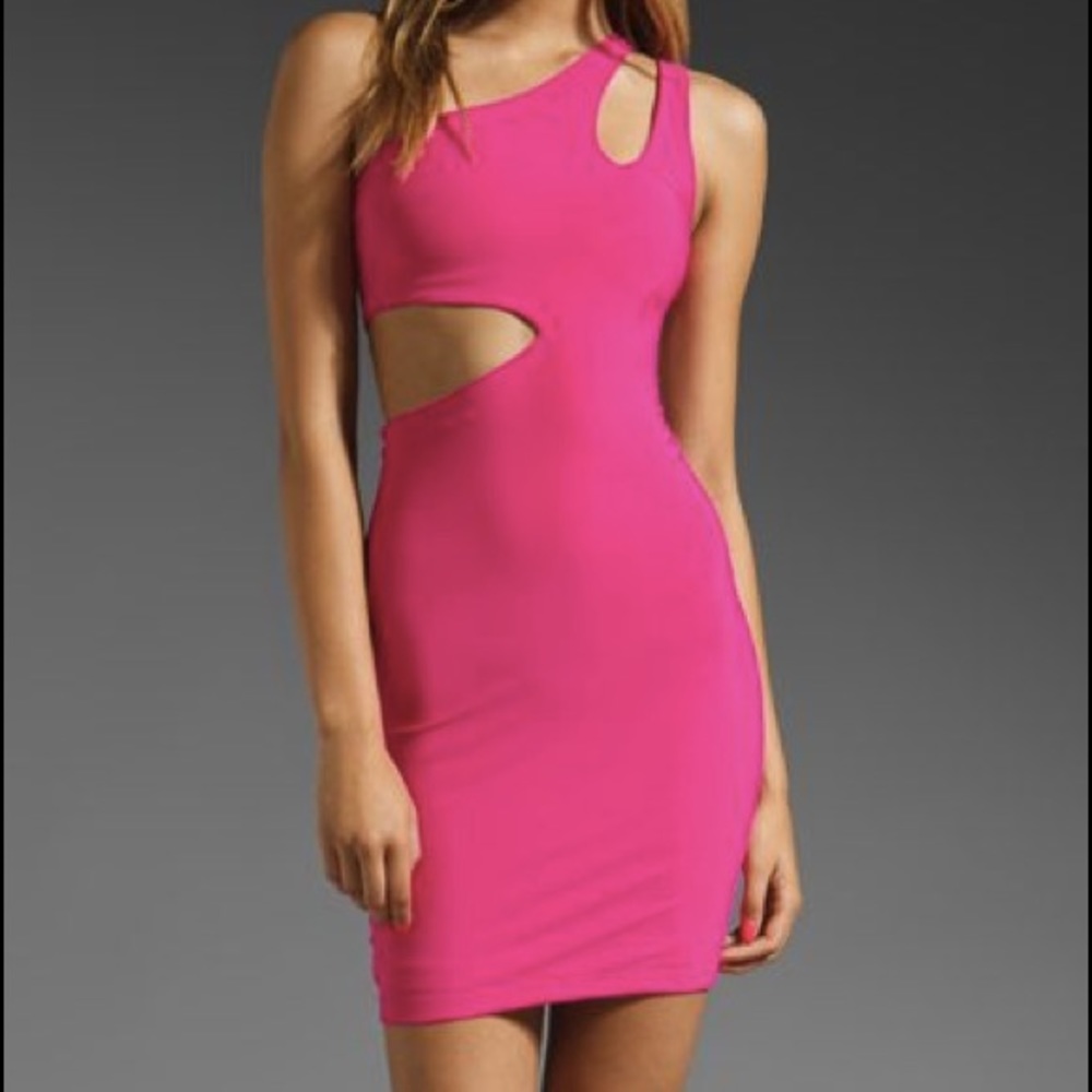 Flirty, flattering dress worn only once. In purple