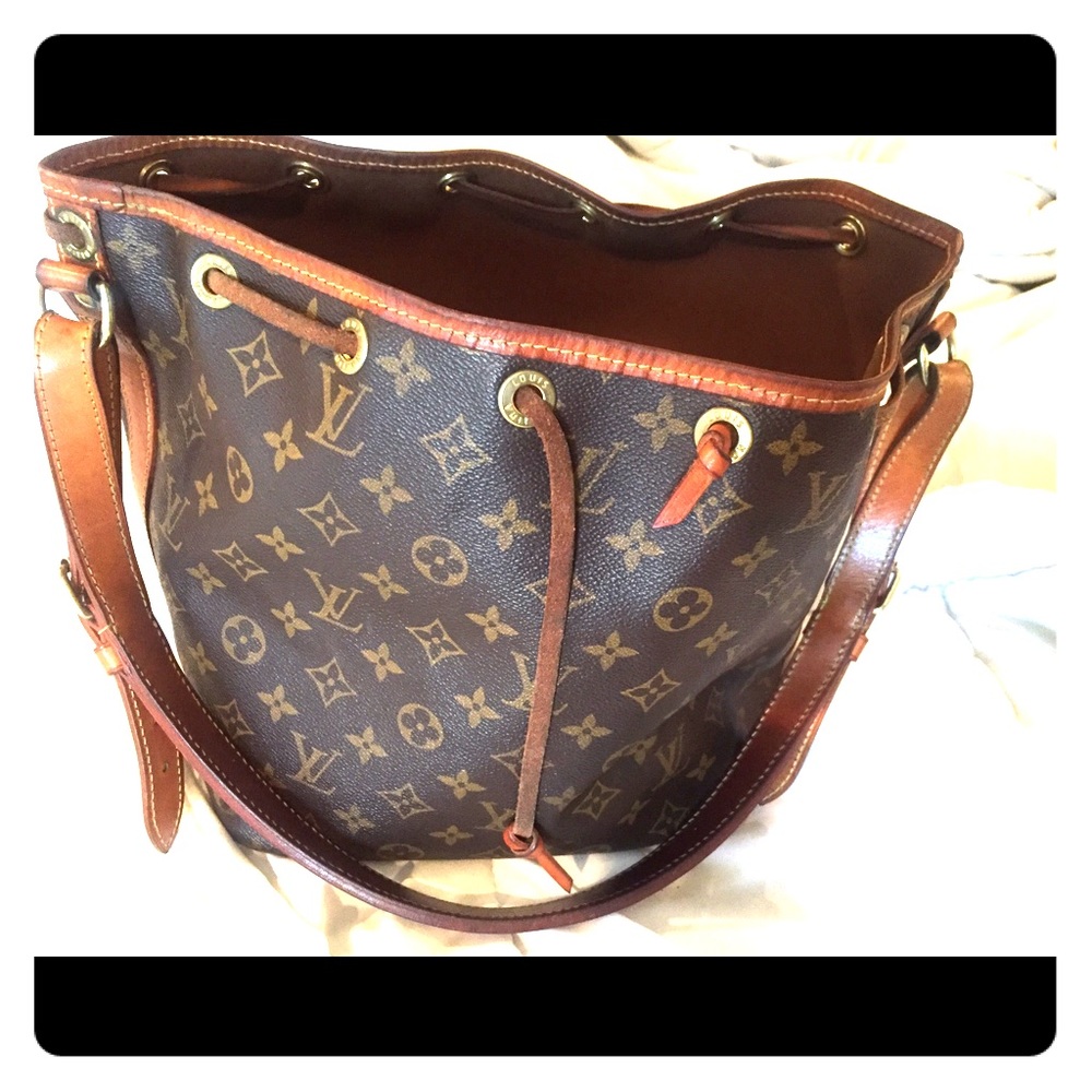 Gently used AUTHENTIC Louis Vuitton Petit Noe bag