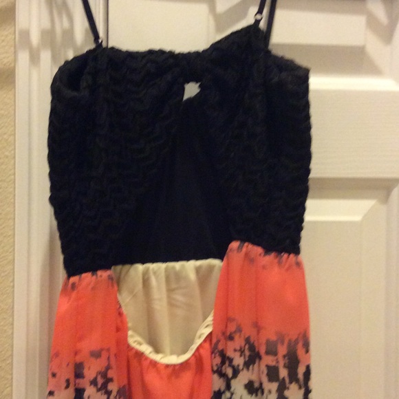 Layered Long Dress with a cut out back. - Picture 2 of 3