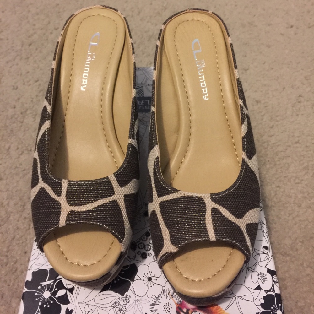 Chinese Laundry date night giraffe brown wedge