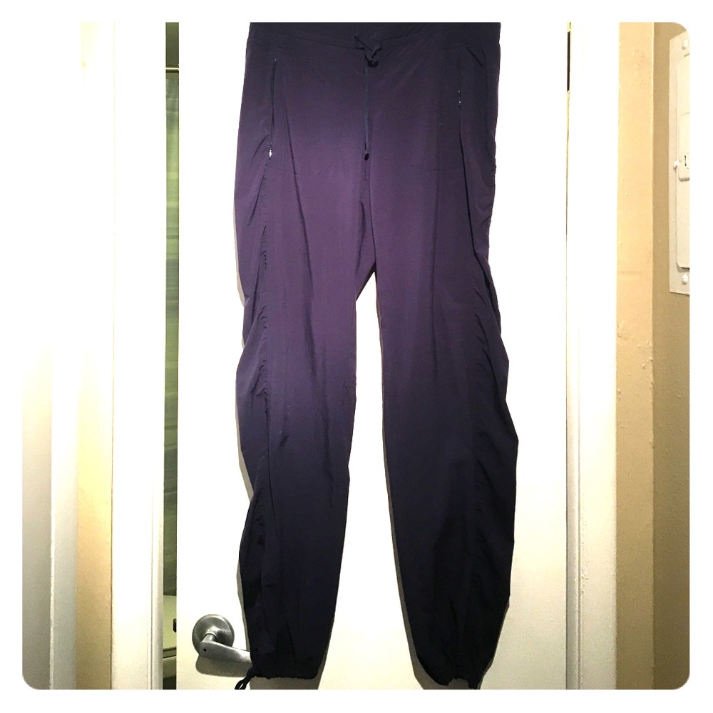 Athleta La Viva Pant in Navy or Grey