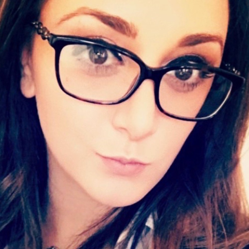 Meet your Posher, Alicia