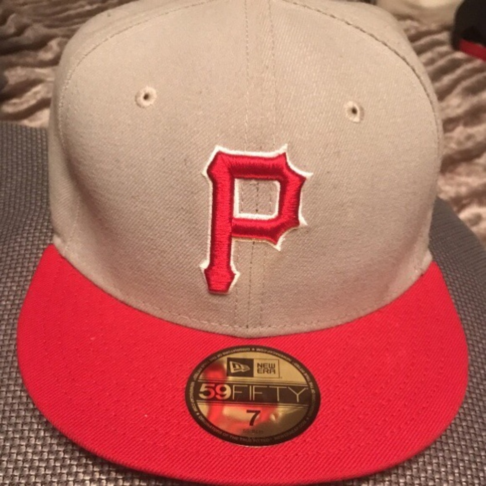 flat-bill hat