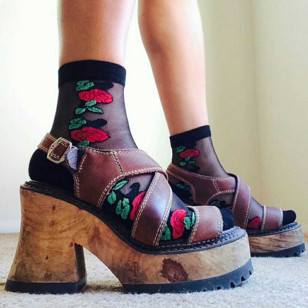 Gothic grunge roses semisheer ankle socks - Picture 2 of 2
