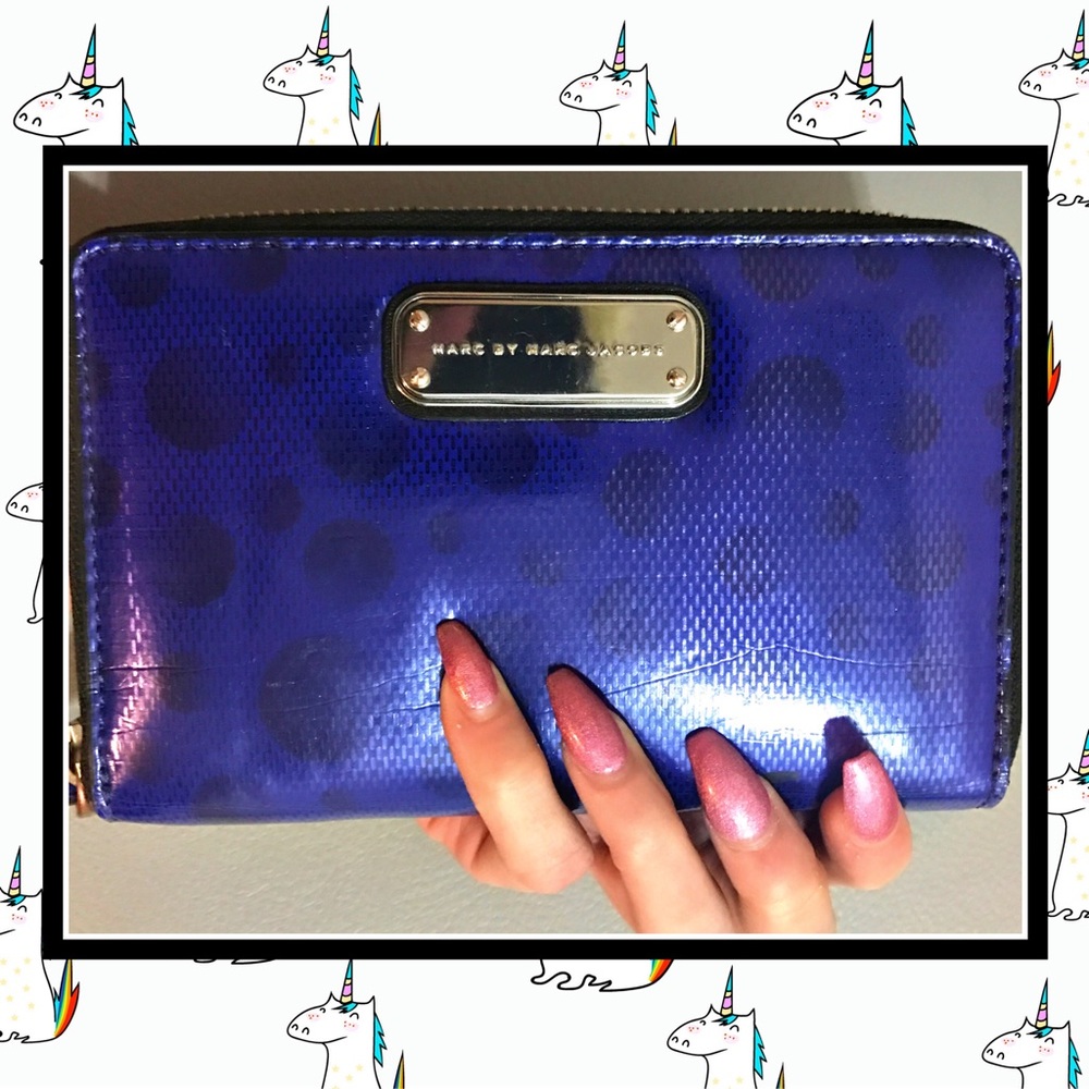 MARC JACOBS BLUE & BLACK WRISTLET/WALLET