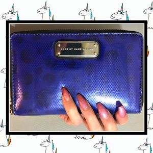 MARC JACOBS BLUE & BLACK WRISTLET/WALLET