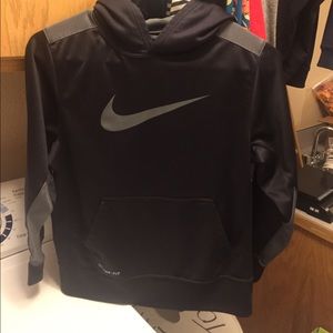 Nike thermafit YOUTH MEDIUM hooded sweatshirt