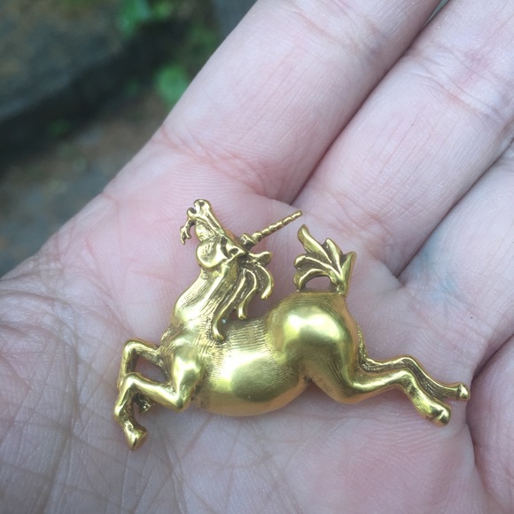 ❌SOLD❌ VTG MMA Gold Plated Unicorn Pin/Brooch - Picture 2 of 8