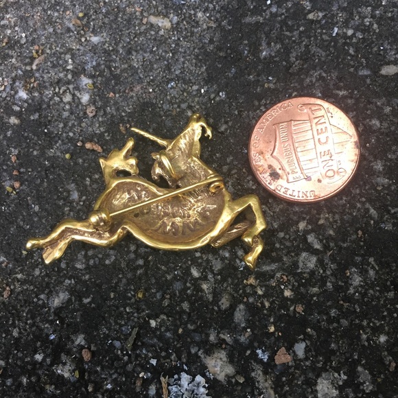 ❌SOLD❌ VTG MMA Gold Plated Unicorn Pin/Brooch - Picture 5 of 8