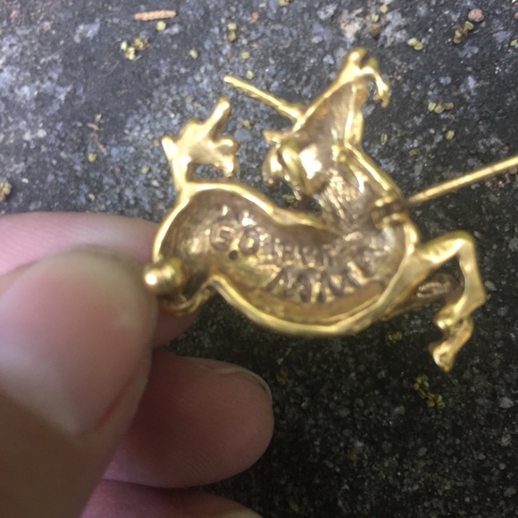 ❌SOLD❌ VTG MMA Gold Plated Unicorn Pin/Brooch - Picture 6 of 8
