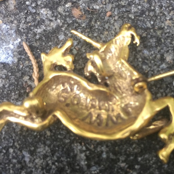 ❌SOLD❌ VTG MMA Gold Plated Unicorn Pin/Brooch - Picture 7 of 8