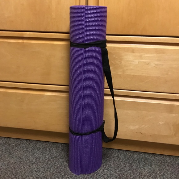 40% off Other - Yoga Mat (Amazon) with black carrying