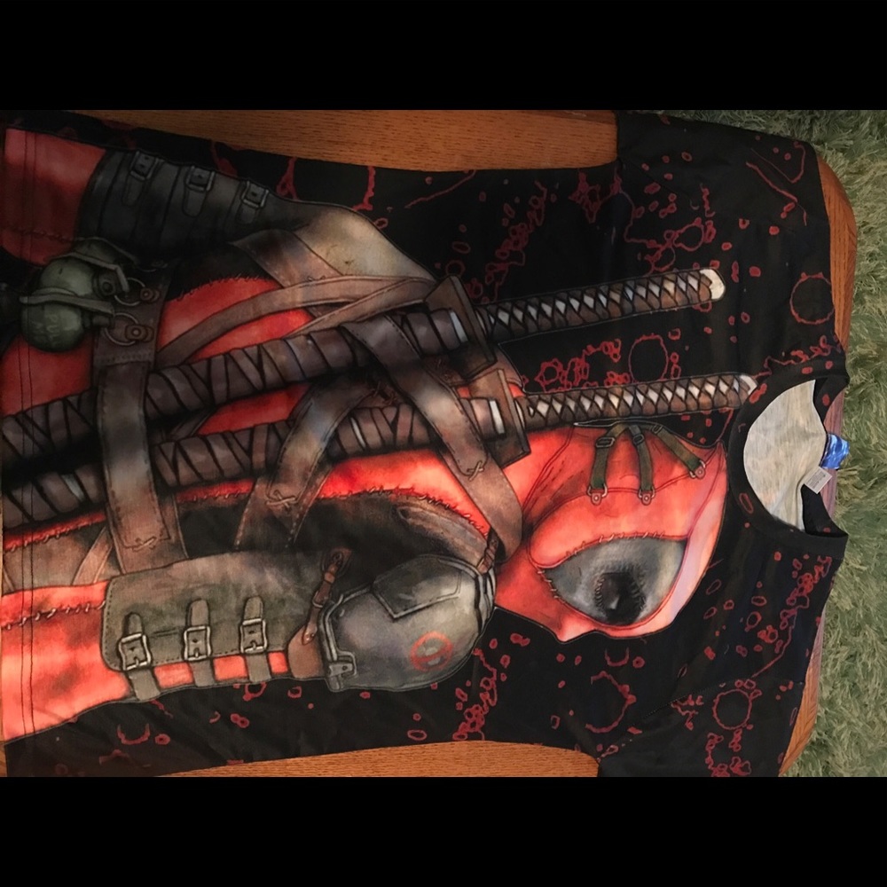 Dead pool shirt