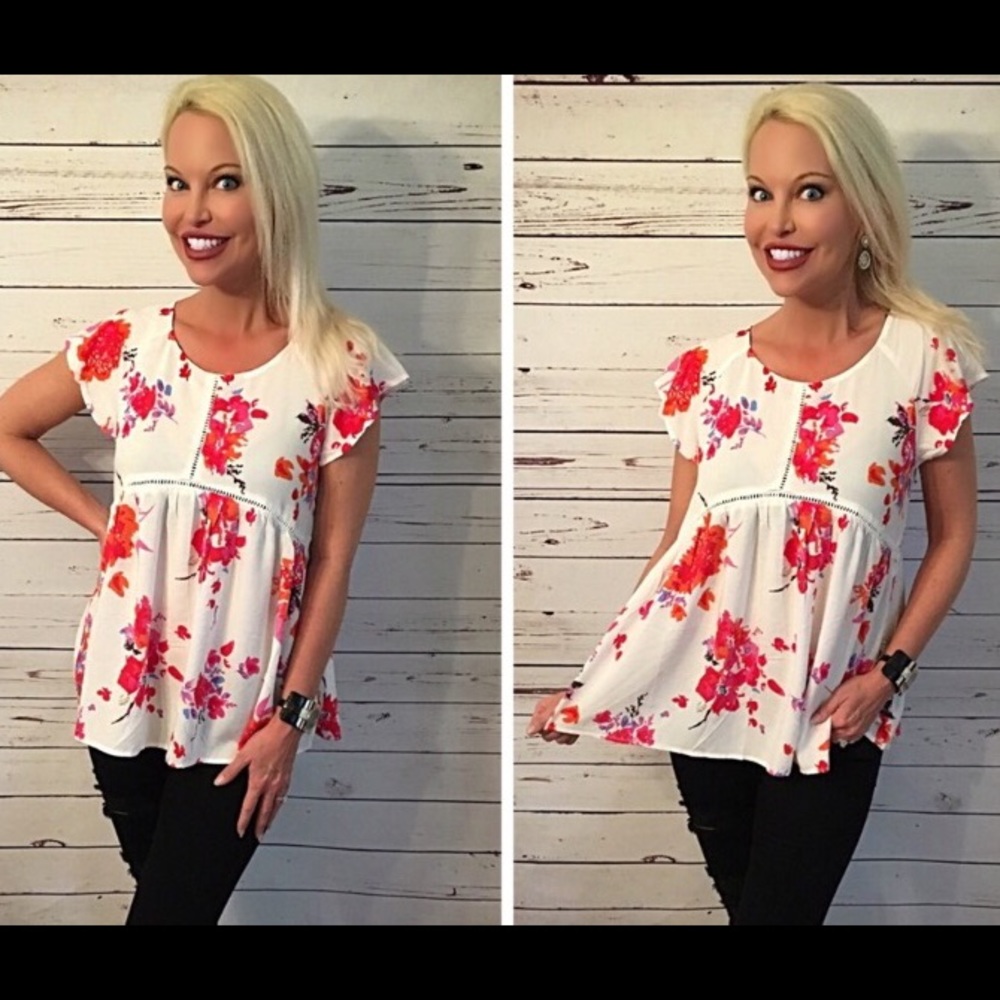 LAST ONE Gorgeous fuchsia floral top! - Picture 1 of 2