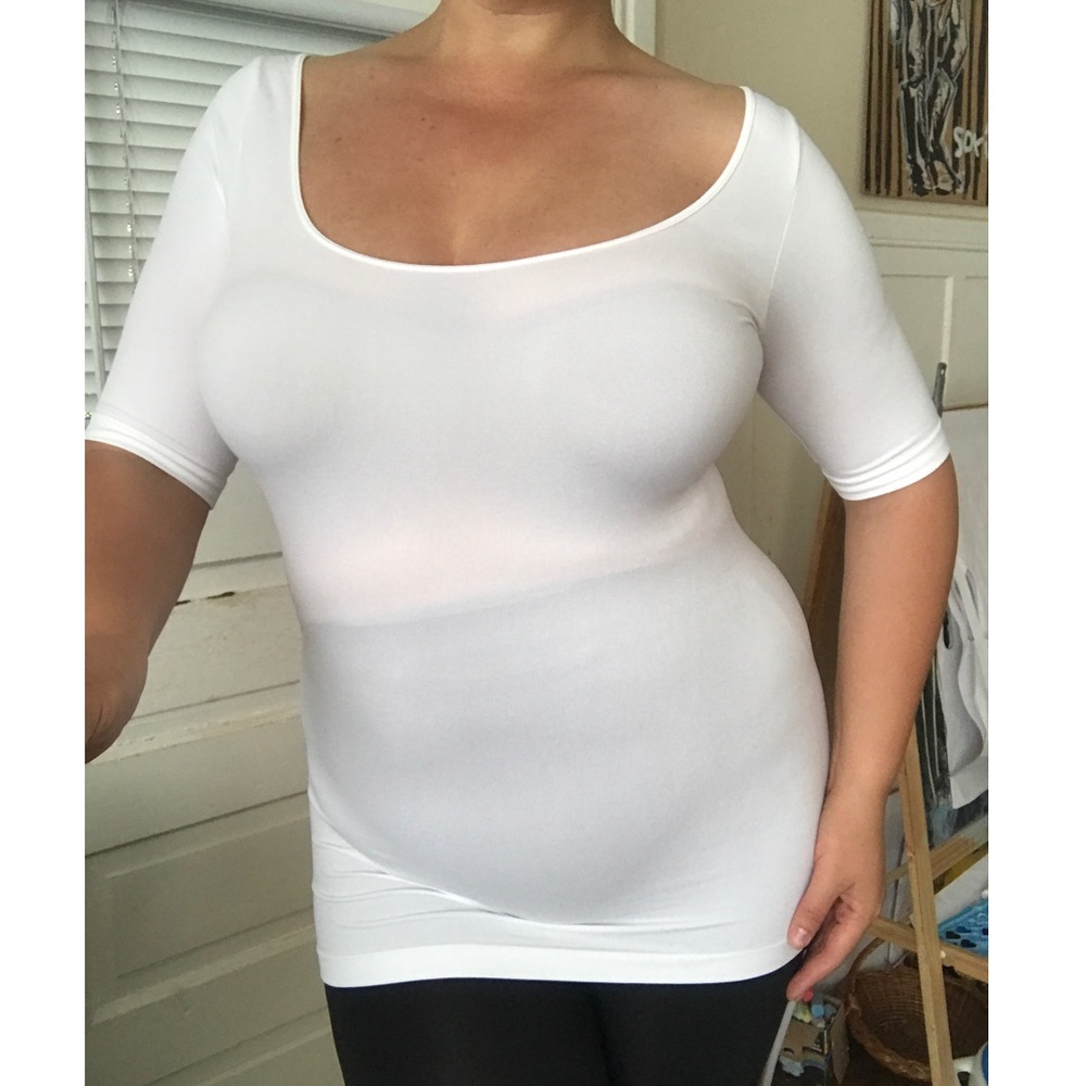 PLUS SIZE Top with short sleeves