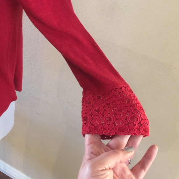 Lucky Orange Lace shoulder & sleeve Detail top - Picture 4 of 6