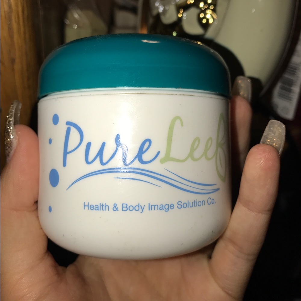 Pure leef body plumping cream