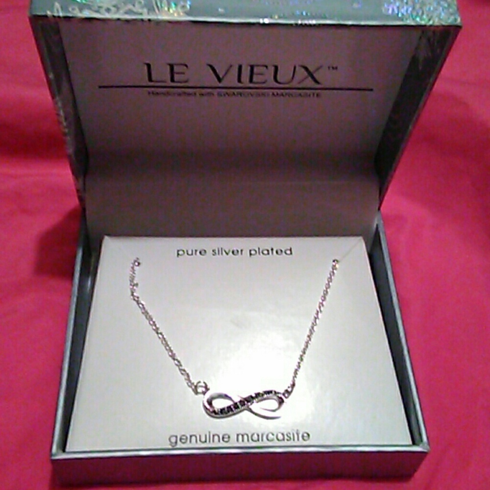 NEW 💝Genuine Marcasite Infinity Necklace