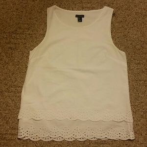 Mercer & Madison white eyelet tank s