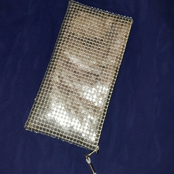 Silver shimmery wristlet NWOT - Picture 2 of 8