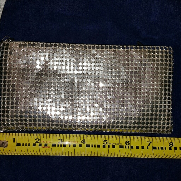 Silver shimmery wristlet NWOT - Picture 3 of 8