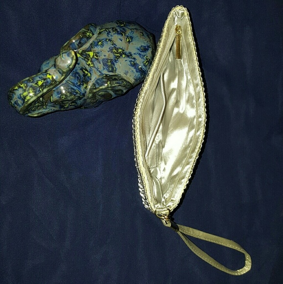 Silver shimmery wristlet NWOT - Picture 7 of 8