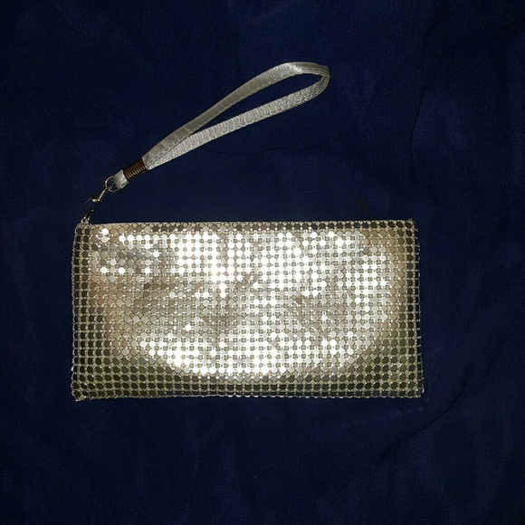 Silver shimmery wristlet NWOT - Picture 8 of 8
