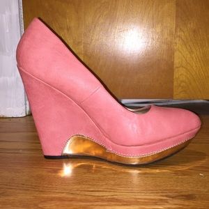 Blush wedges