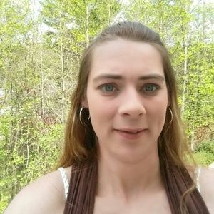 Meet your Posher, Casandra