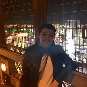 Meet your Posher, Fatima