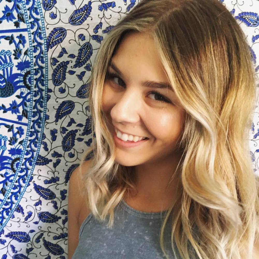 Meet your Posher, Kayla