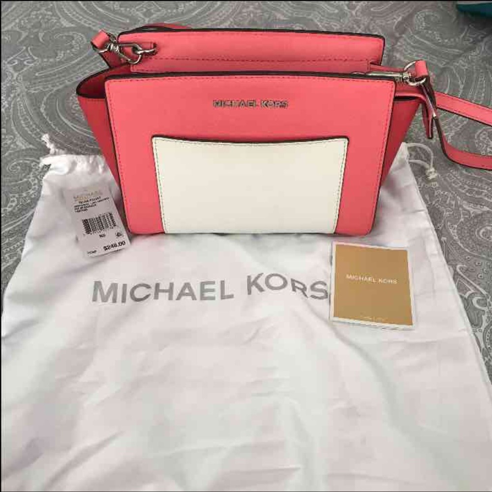 Michael Kors Selma Messenger