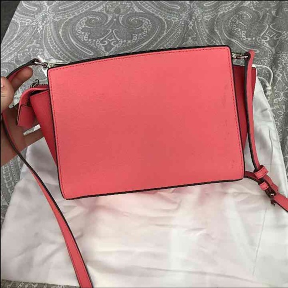 Michael Kors Selma Messenger - Picture 3 of 4