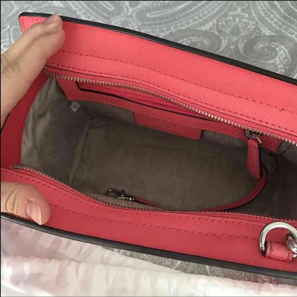 Michael Kors Selma Messenger - Picture 4 of 4