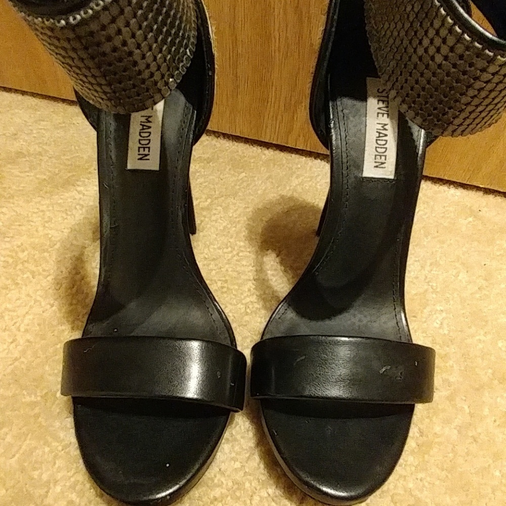 Heels - Picture 2 of 4