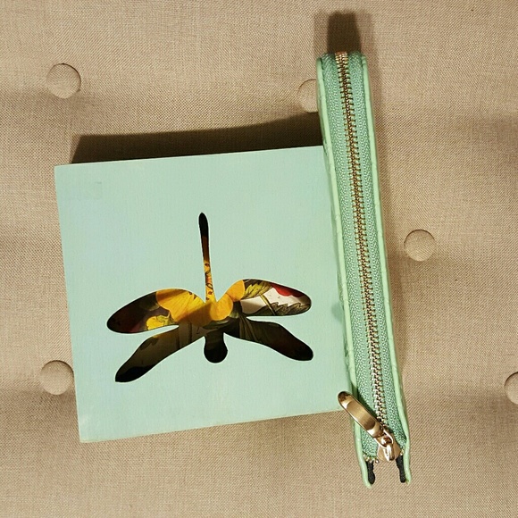 Mint green wallet NWOT - Picture 5 of 6